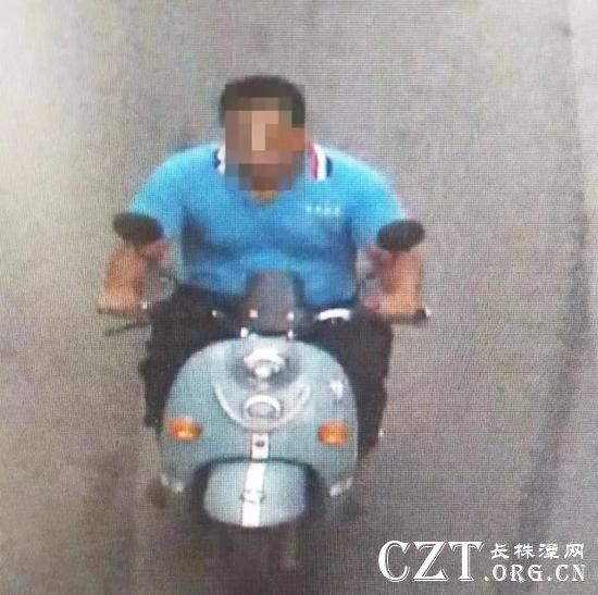 (该男子骑着盗窃的电动车离开)