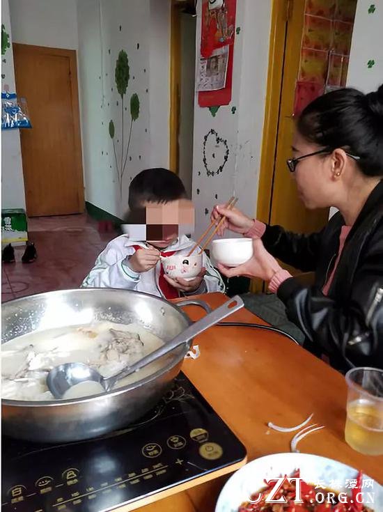 (像对待自己孩子一样照顾冰冰)